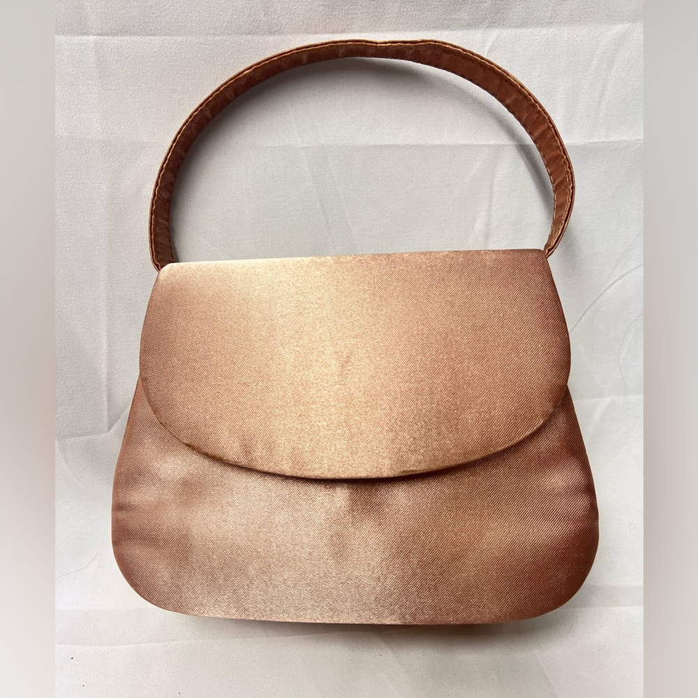 Elegant Satin Handbag in Rose Gold